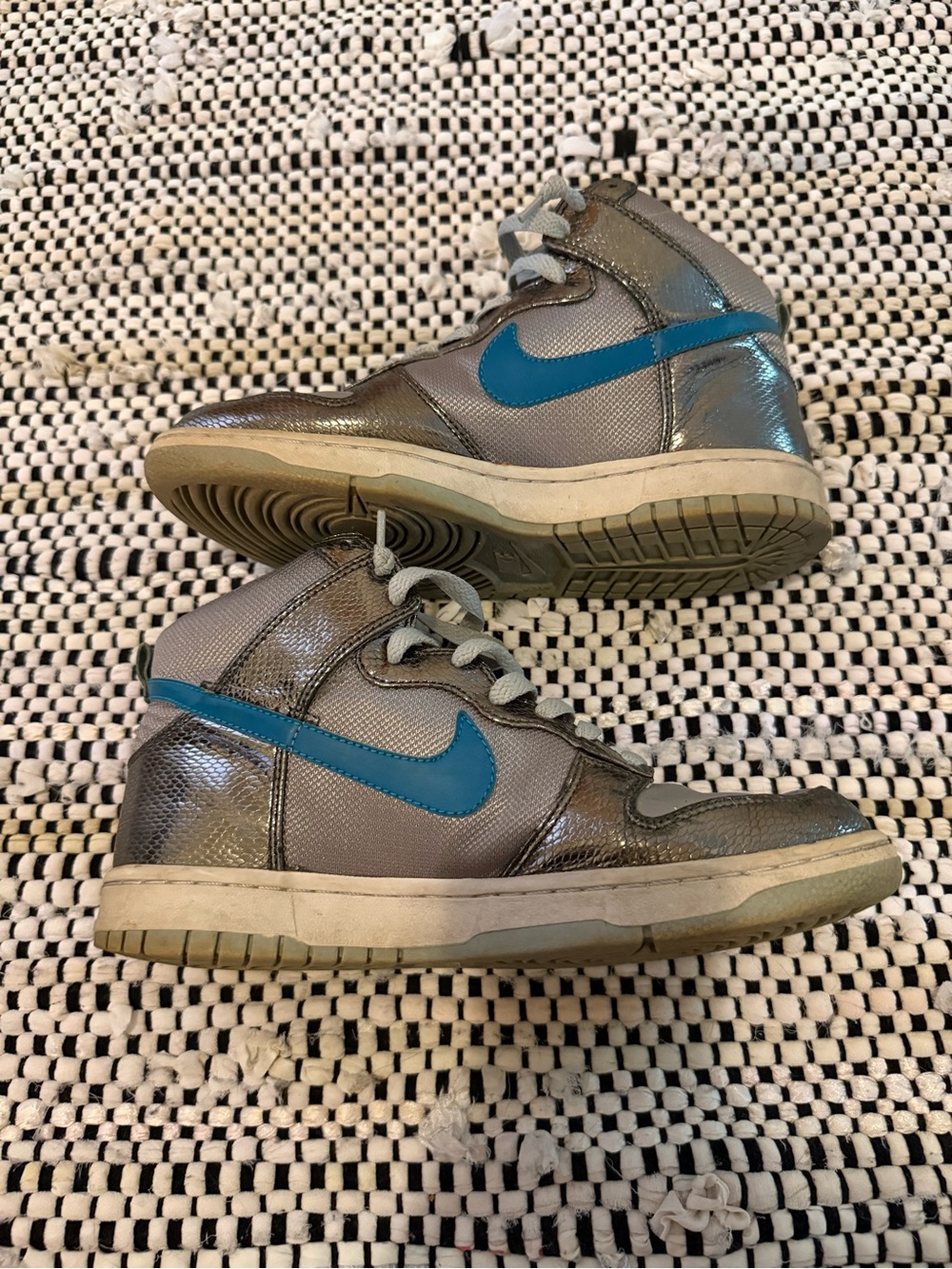 Nike Hi Dunk Metallic Gray High-Top Sneakers with Teal Swoosh US Women’s 7.5/UK5